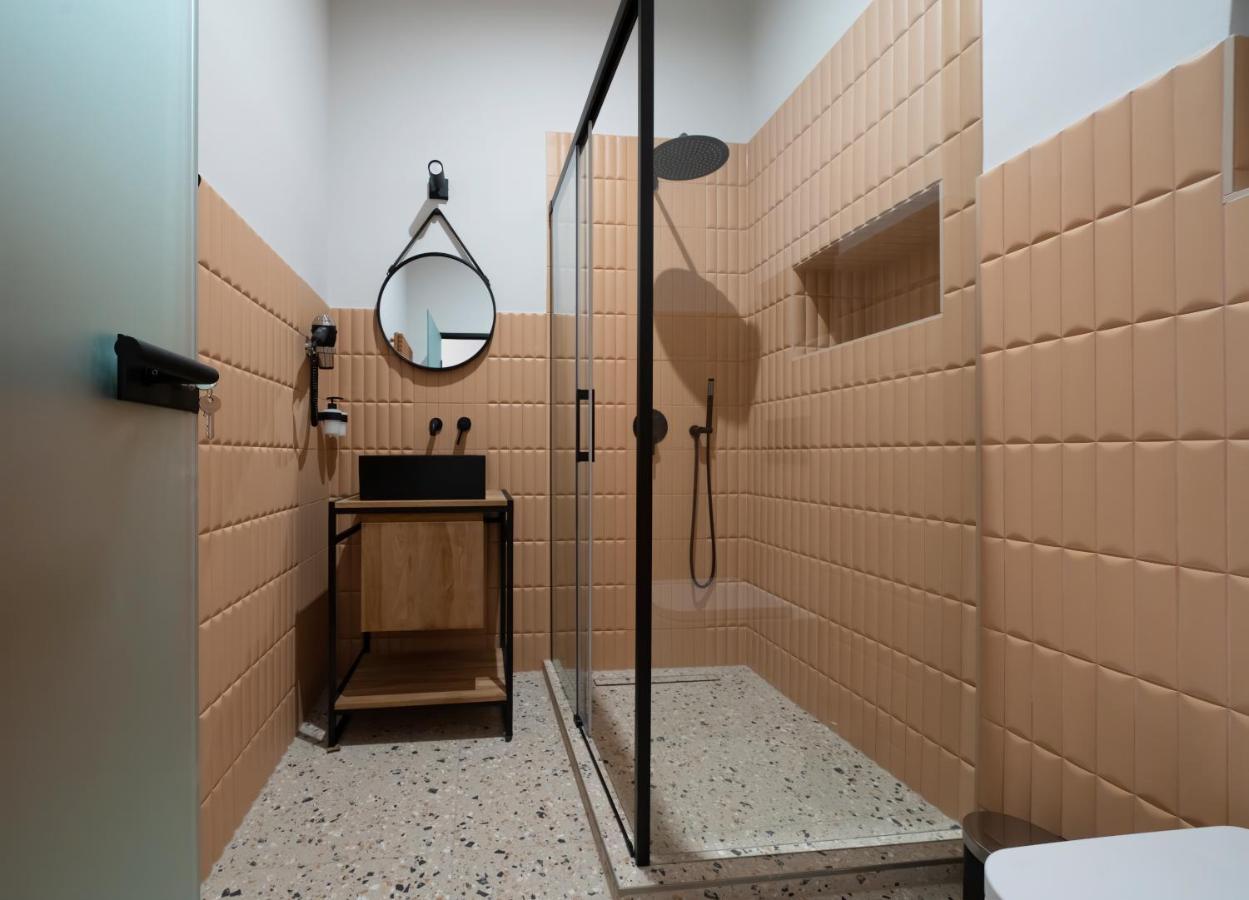 Hotel Nest à Győr Extérieur photo