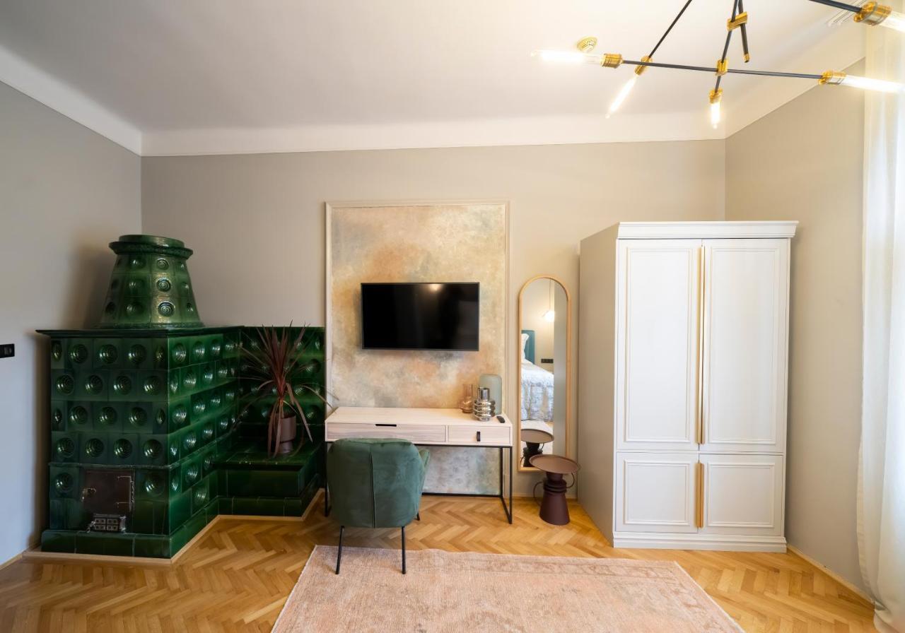 Hotel Nest à Győr Extérieur photo