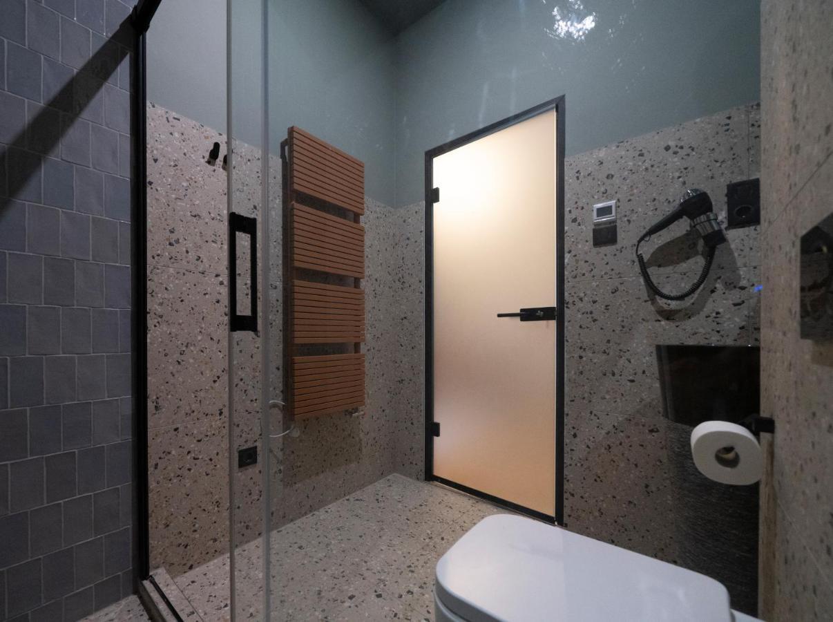 Hotel Nest à Győr Extérieur photo