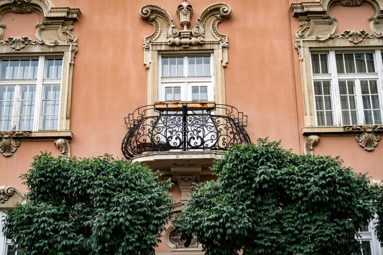 Hotel Nest à Győr Extérieur photo