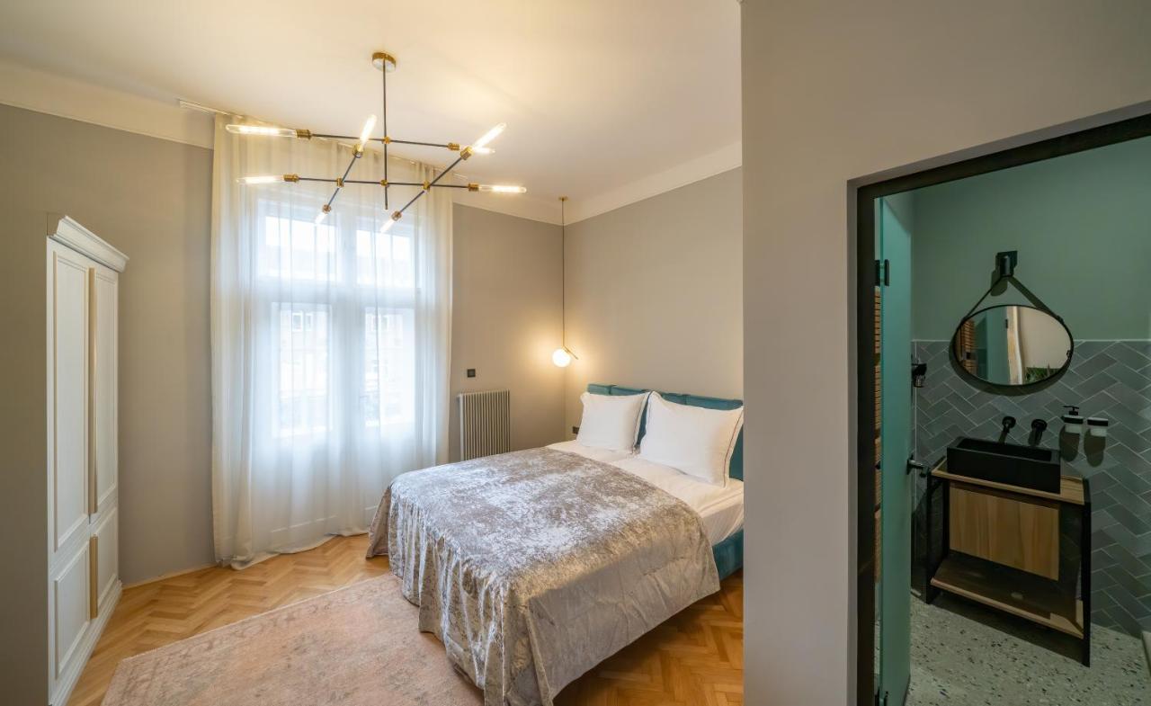 Hotel Nest à Győr Extérieur photo