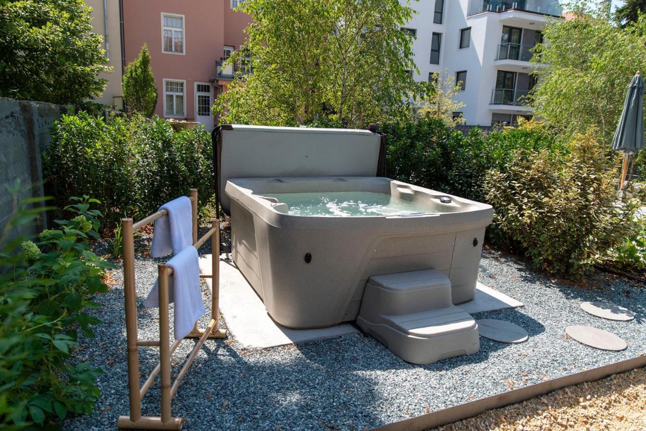 Hotel Nest à Győr Extérieur photo