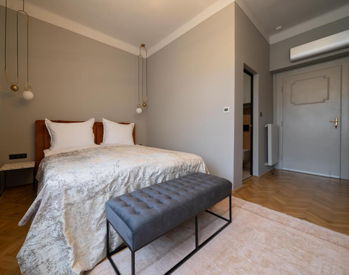 Hotel Nest à Győr Extérieur photo