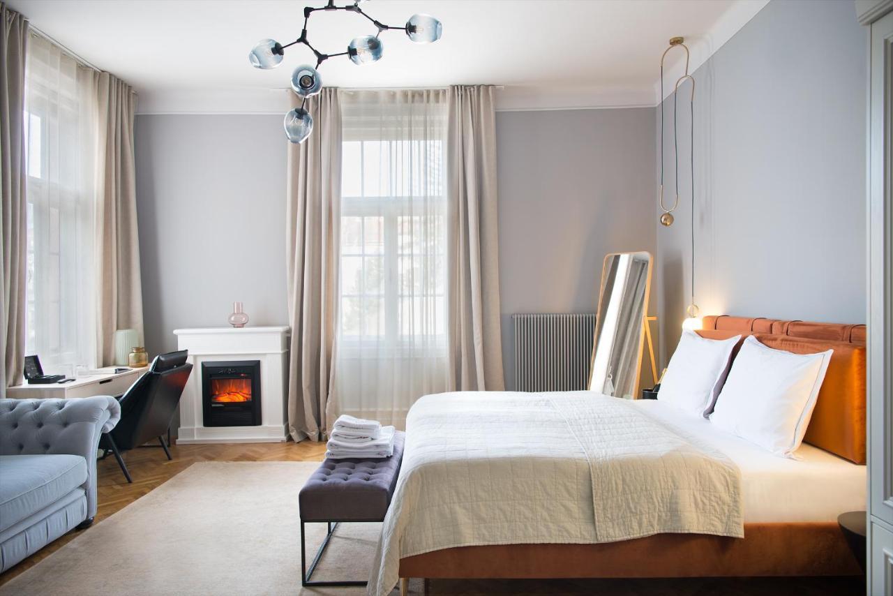 Hotel Nest à Győr Extérieur photo