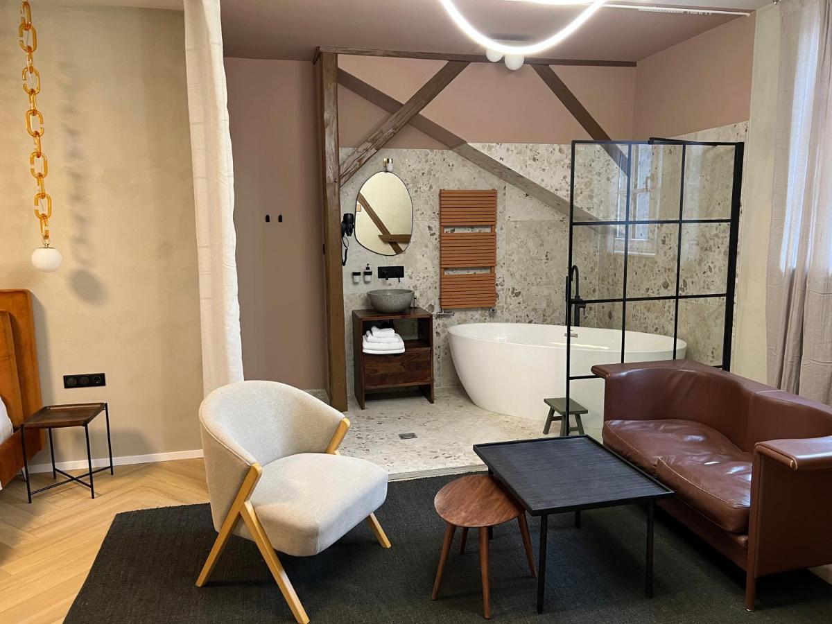 Hotel Nest à Győr Extérieur photo