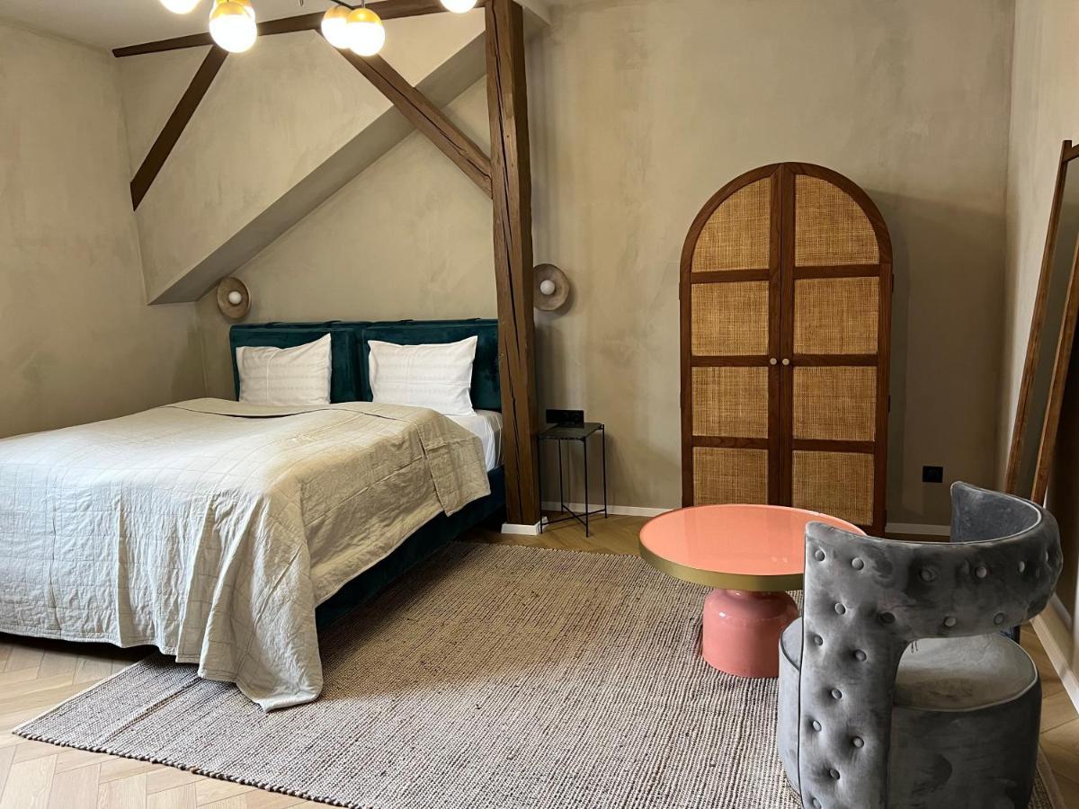 Hotel Nest à Győr Extérieur photo